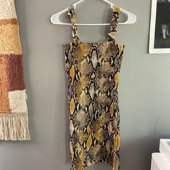 Dainty cheetah mini dress - Picture 3 of 3